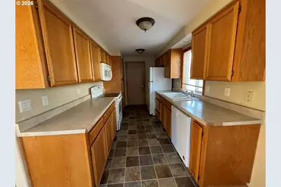 2456 Connemara Ct SE, Salem, OR 97317 - Photo 3