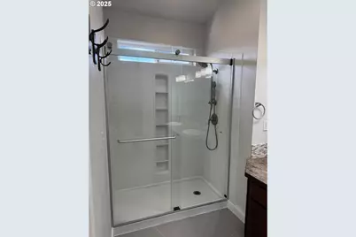 4015 Scenic Dr, Eugene, OR 97404 - Photo 17