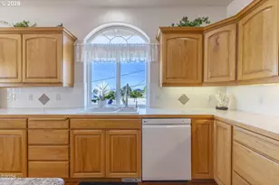 30 SW Heilberg St, Depoe Bay, OR 97341 - Photo 21