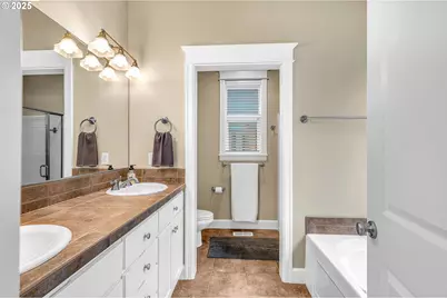 8803 SW 51st Ave, Portland, OR 97219 - Photo 17