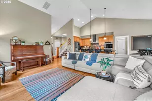 8803 SW 51st Ave, Portland, OR 97219 - Photo 7