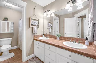 8803 SW 51st Ave, Portland, OR 97219 - Photo 27