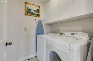 5921 S Kelly Ave, Portland, OR 97239 - Photo 33