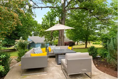 580 SW 9th St, Dundee, OR 97115 - Photo 31