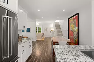 580 SW 9th St, Dundee, OR 97115 - Photo 17