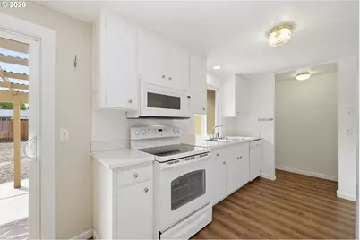 2690 Carbona St, Eugene, OR 97404 - Photo 13