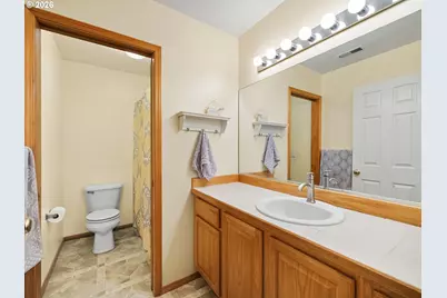 12190 SW Hollow Ln, Tigard, OR 97140 - Photo 29
