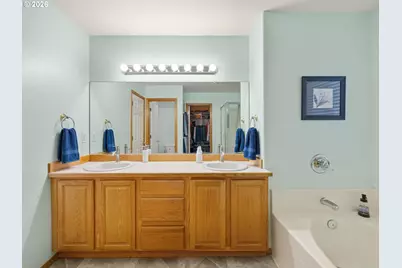 12190 SW Hollow Ln, Tigard, OR 97140 - Photo 23