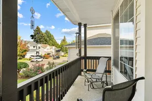 12190 SW Hollow Ln, Tigard, OR 97140 - Photo 3