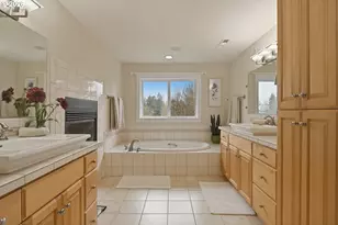 8145 SW 57th Ave, Portland, OR 97219 - Photo 23