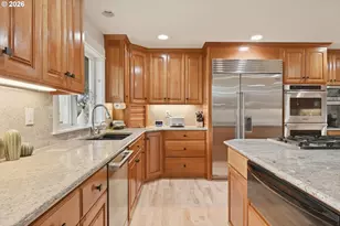 8145 SW 57th Ave, Portland, OR 97219 - Photo 15