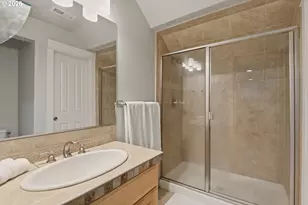 8145 SW 57th Ave, Portland, OR 97219 - Photo 37