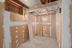 12712 SE Bush St, Portland, OR 97236 - Photo 33