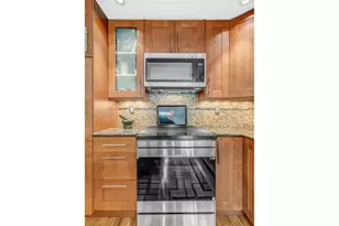18978 SW Arrowwood Ave, Lake Oswego, OR 97035 - Photo 5