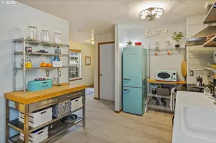 4909 NE Holman St, Portland, OR 97218 - Photo 7