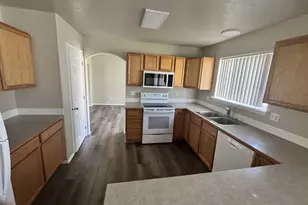 629 E Oregon Ave, Hermiston, OR 97838 - Photo 7
