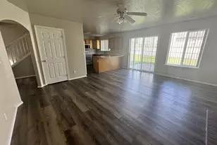 629 E Oregon Ave, Hermiston, OR 97838 - Photo 3