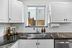 1636 SE Knapp St, Portland, OR 97202 - Photo 13