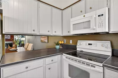 12013 SW Sussex St, Beaverton, OR 97008 - Photo 15