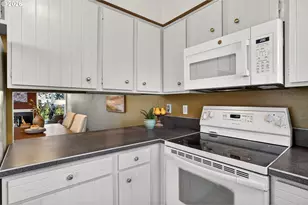 12013 SW Sussex St, Beaverton, OR 97008 - Photo 15