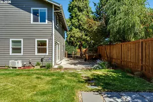 3325 Honeywood St, Eugene, OR 97408 - Photo 35