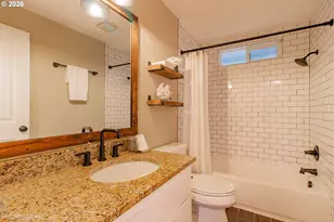 3325 Honeywood St, Eugene, OR 97408 - Photo 17