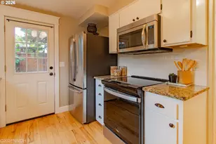 3325 Honeywood St, Eugene, OR 97408 - Photo 11