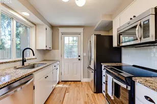 3325 Honeywood St, Eugene, OR 97408 - Photo 15