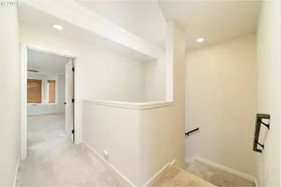 242 S Sweeney St, Portland, OR 97239 - Photo 19
