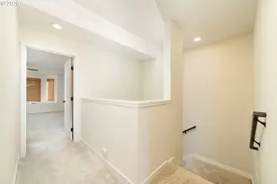 242 S Sweeney St, Portland, OR 97239 - Photo 19