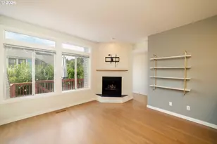 242 S Sweeney St, Portland, OR 97239 - Photo 15