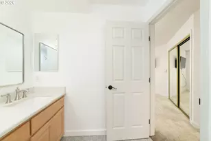 242 S Sweeney St, Portland, OR 97239 - Photo 25