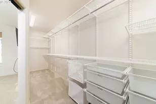 242 S Sweeney St, Portland, OR 97239 - Photo 27