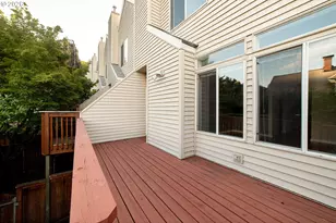 242 S Sweeney St, Portland, OR 97239 - Photo 39