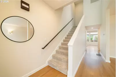 242 S Sweeney St, Portland, OR 97239 - Photo 5