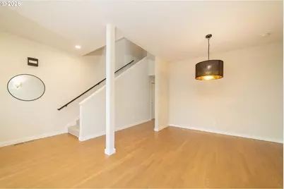 242 S Sweeney St, Portland, OR 97239 - Photo 9