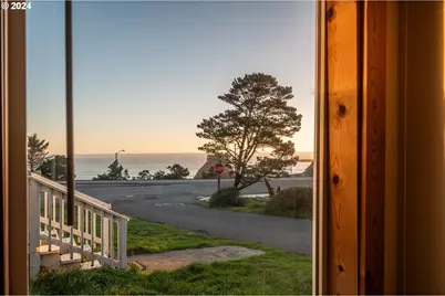 610 Deady St, Port Orford, OR 97465 - Photo 13