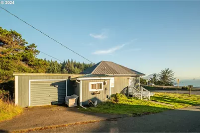 610 Deady St, Port Orford, OR 97465 - Photo 5