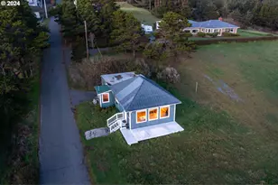 610 Deady St, Port Orford, OR 97465 - Photo 17