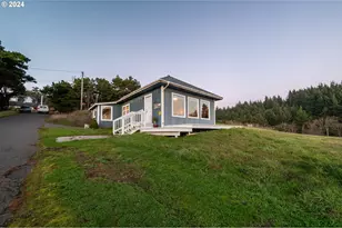 610 Deady St, Port Orford, OR 97465 - Photo 21