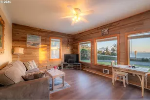 610 Deady St, Port Orford, OR 97465 - Photo 11