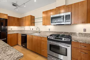 1221 SW 10th Ave, Portland, OR 97205 - Photo 19