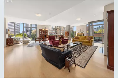 1221 SW 10th Ave #505, Portland, OR 97205 - Photo 3