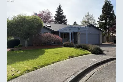 375 SW Huckleberry Ct, McMinnville, OR 97128 - Photo 1