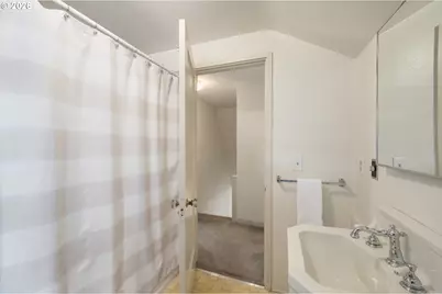 2045 Kincaid St, Eugene, OR 97405 - Photo 27