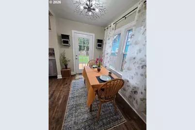 415 SE Roberts Ave, Gresham, OR 97080 - Photo 5