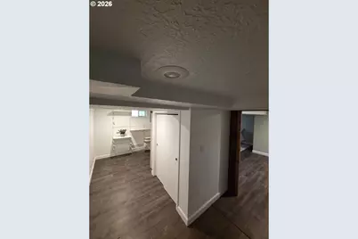 415 SE Roberts Ave, Gresham, OR 97080 - Photo 17