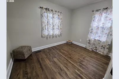 415 SE Roberts Ave, Gresham, OR 97080 - Photo 11