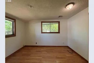 3817 E Amazon Dr, Eugene, OR 97405 - Photo 9