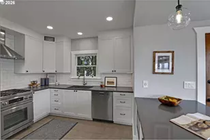 10227 NW 109th Ave, Portland, OR 97231 - Photo 11